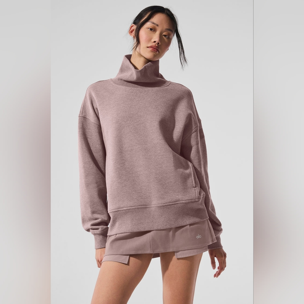 NWT ALO Yoga Hazy Mock Neck Pullover